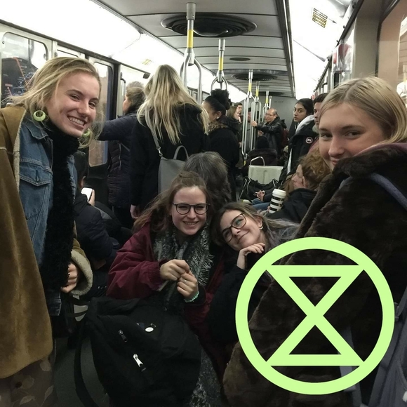 Meet your Posher, Zoe - Picture 1 of 1